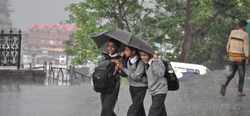 rainfall in shimla, temprature down, live photos.
