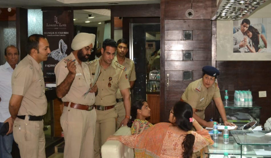 robbery of 14 crore at diamond showroom: Bail plea rejected
