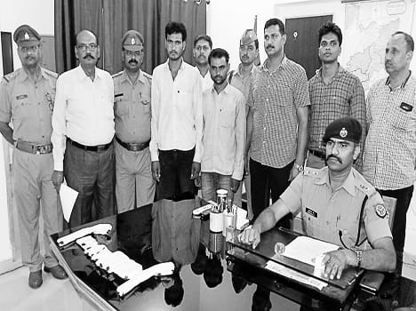 2 robbers arrested