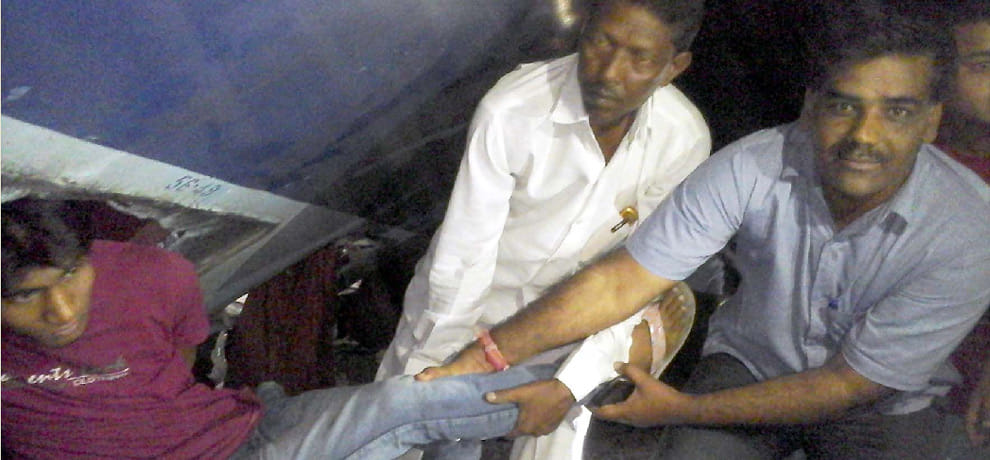 all travelers Scared because of dark and silence after accident