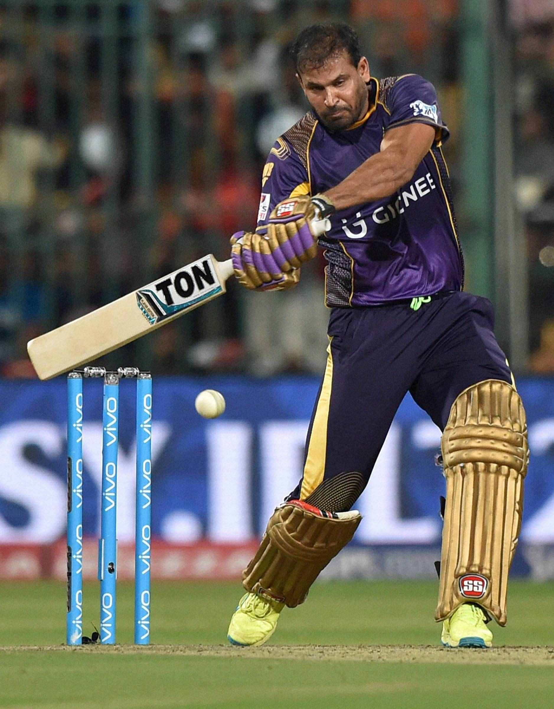 MS dhoni slams double ton of sixes in IPL
