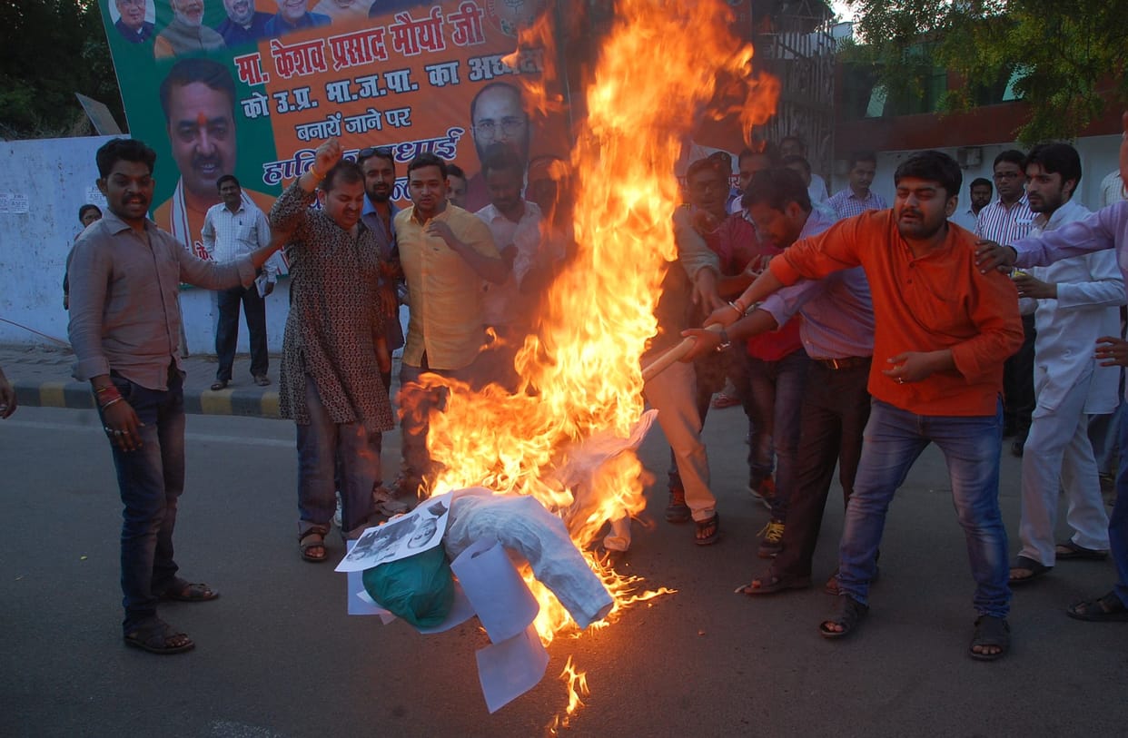 BJP leaders protest against Azam Khan.