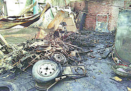 Cars, ambulances and fire at the workshop Jlin