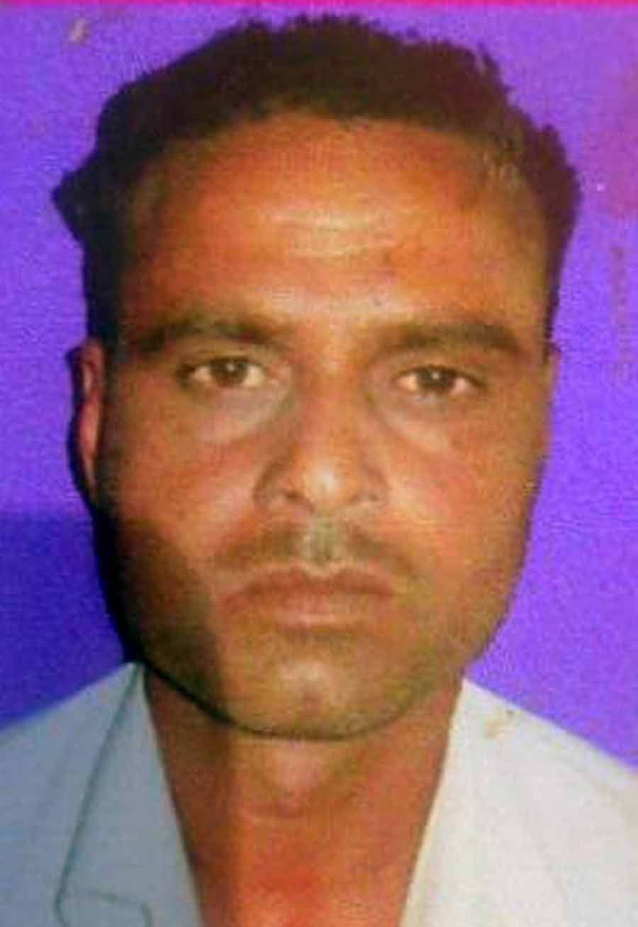 Man dead from hunger in Banda.