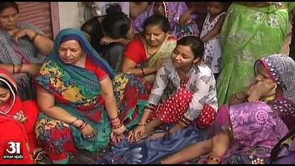 Siblings fight on lying down in front of cooler, Sister suicides