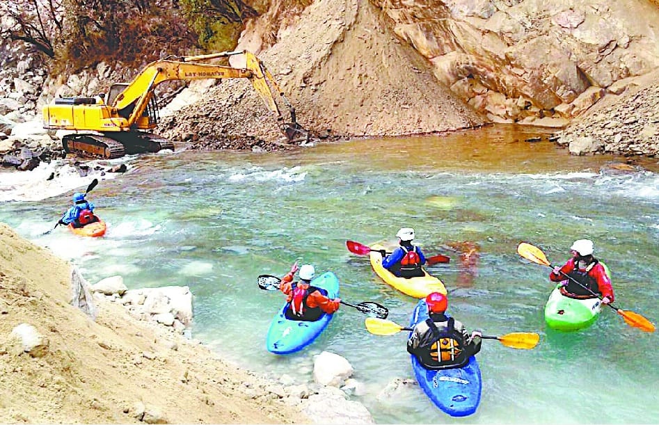 Kayaking in Pindar