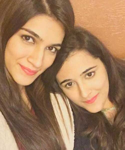 Kriti sanon sisiter Nupur might enter bollywood