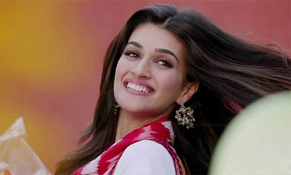 Kriti Sanon shared her mother geeta sanon photo on her instagram with special caption