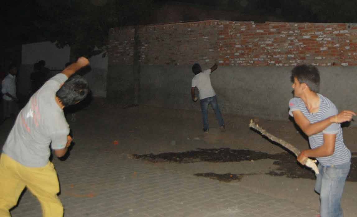 Clash in Merrut Medical College campus.