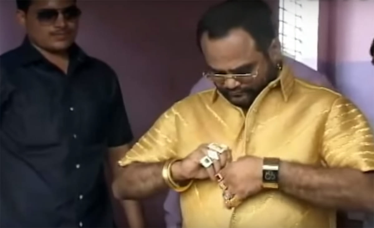 pankaj parakh wears 1.30 crore rupees shirt
