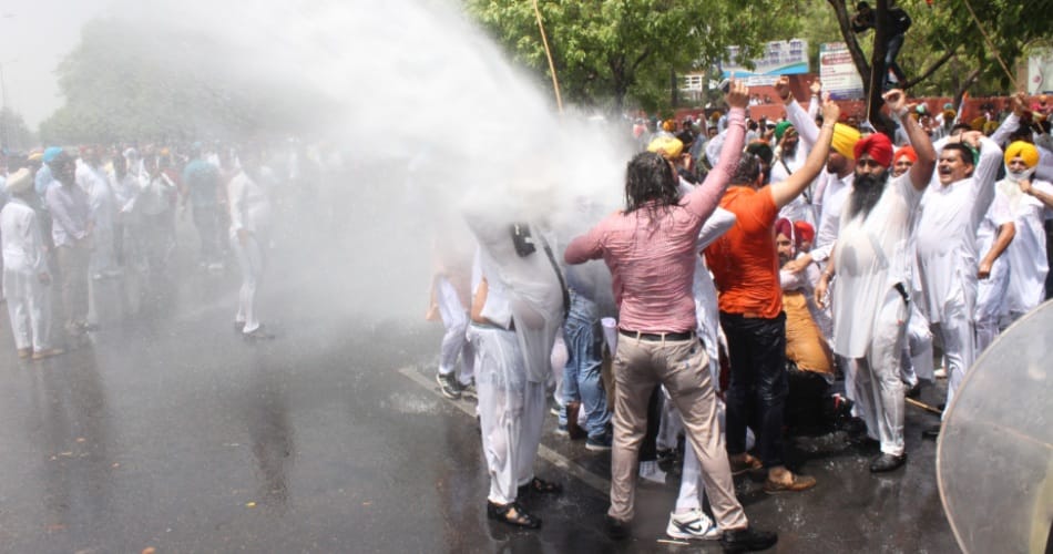 congress protest, punjab congress protest, police lathicharge on congress workers, chandigarh