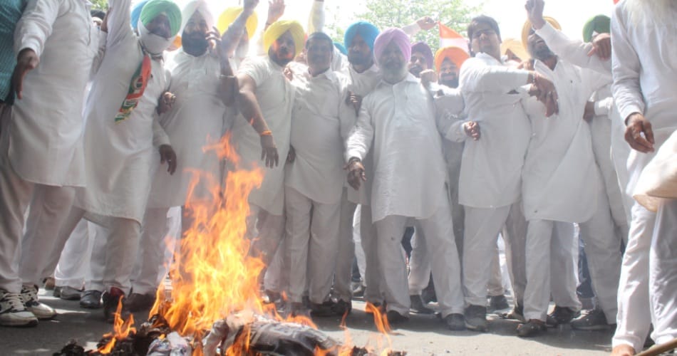 congress protest, punjab congress protest, police lathicharge on congress workers, chandigarh