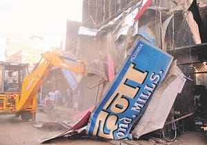 nagar palika distroy atikraman