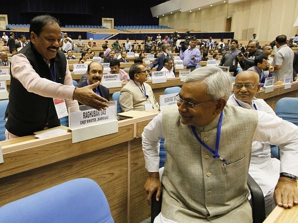 liqur ban: Raghubar das targeted nitish kumar