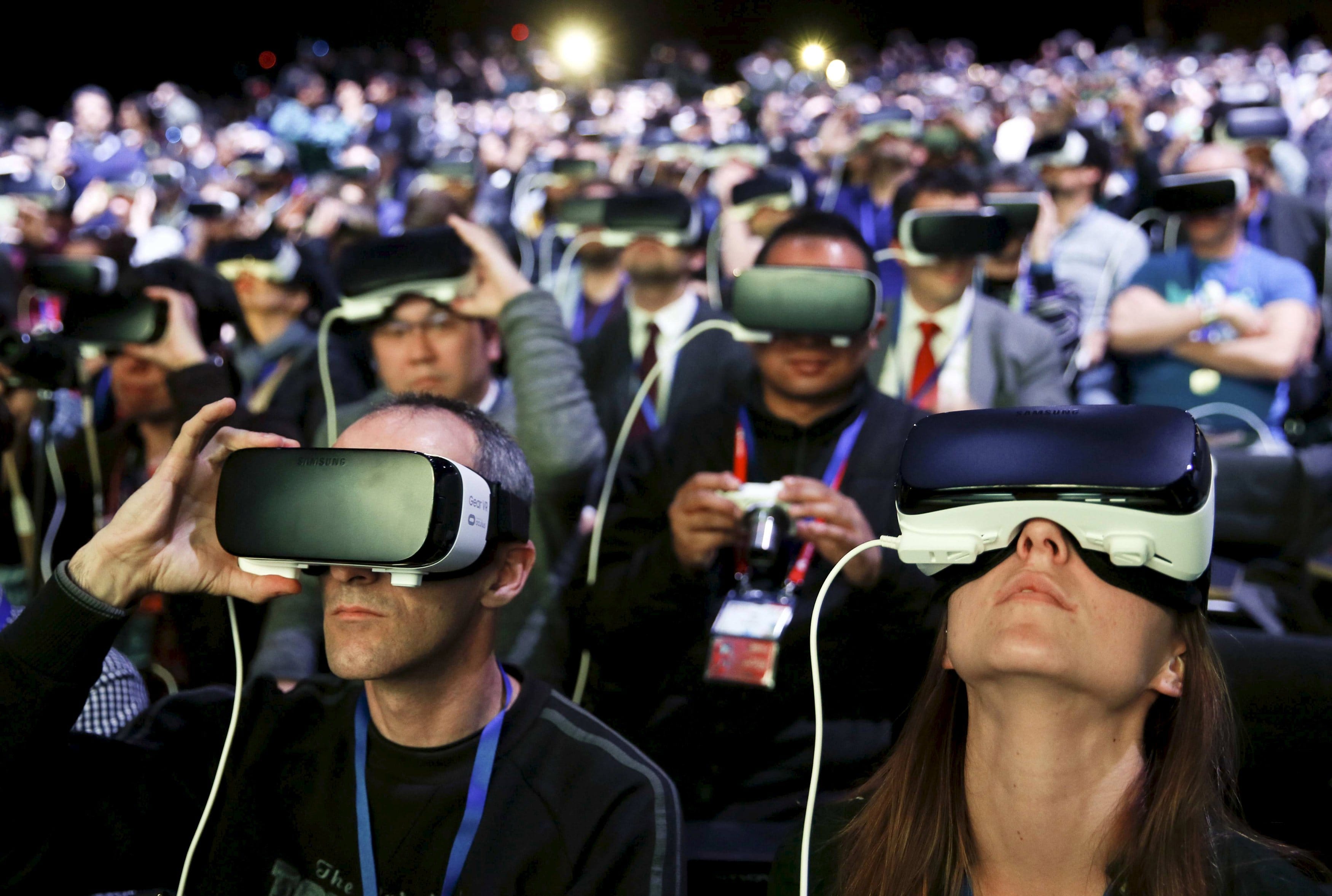  Samsung Gear VR available at Rs 990 with samsung galaxy s7 or galaxy s7 edge
