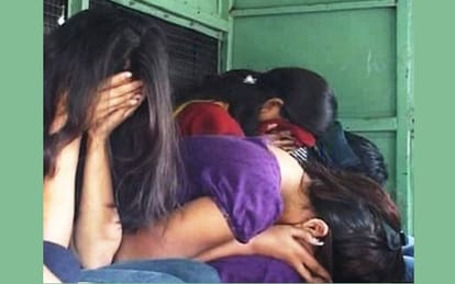 pratapgarh police busted a prostitution ring in beauty parlor