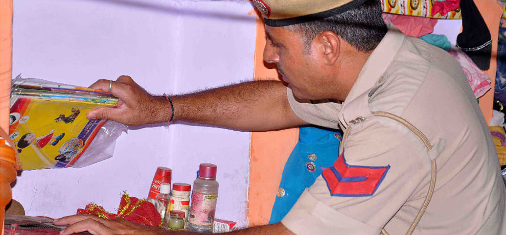 couple commits suicide by poison intake