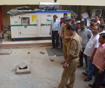 An employee commits suicide in Jawahar Bhawan in Lucknow.