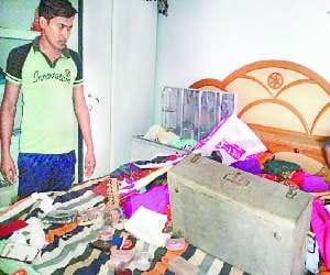 Robbery in five homes, 6 million of goods looted 