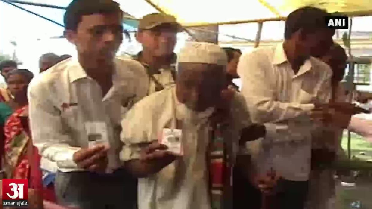 election Commission bring elderly and Divyang voter in polling booth