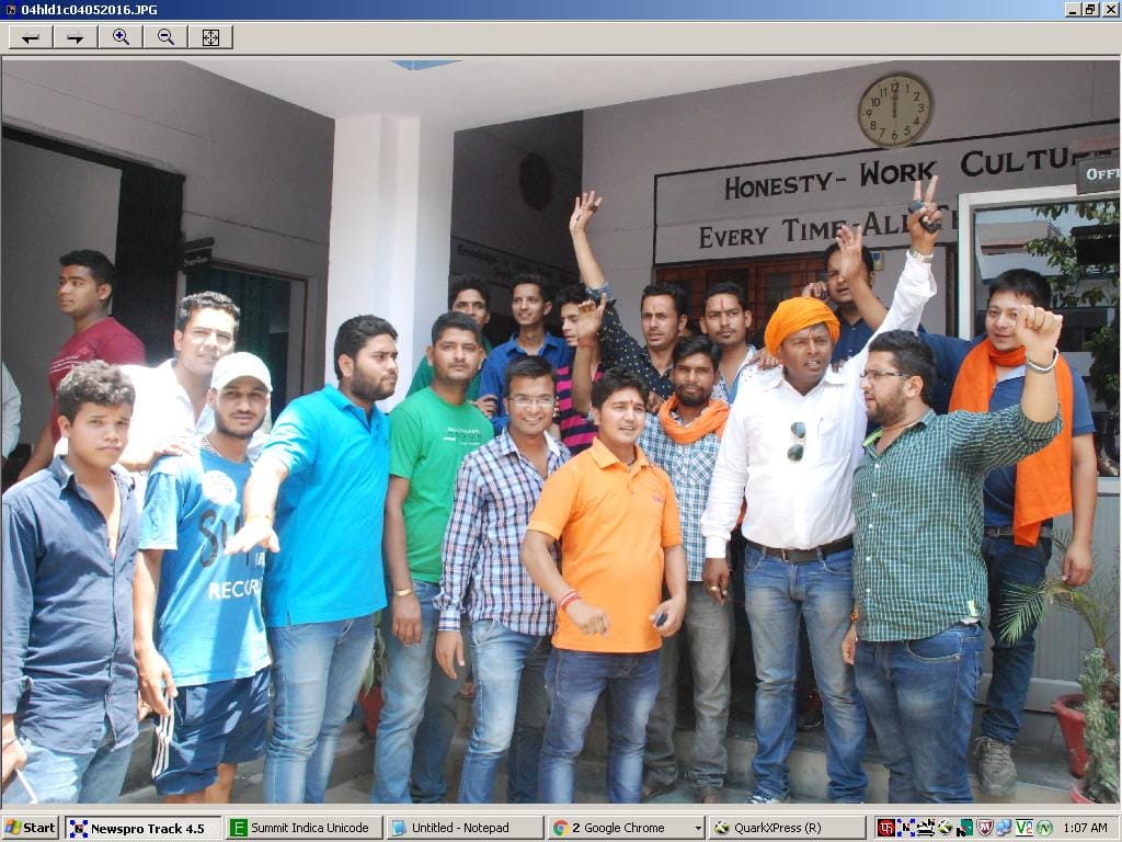 Tilak prevent it from coming to school by the commotion of the Student Council