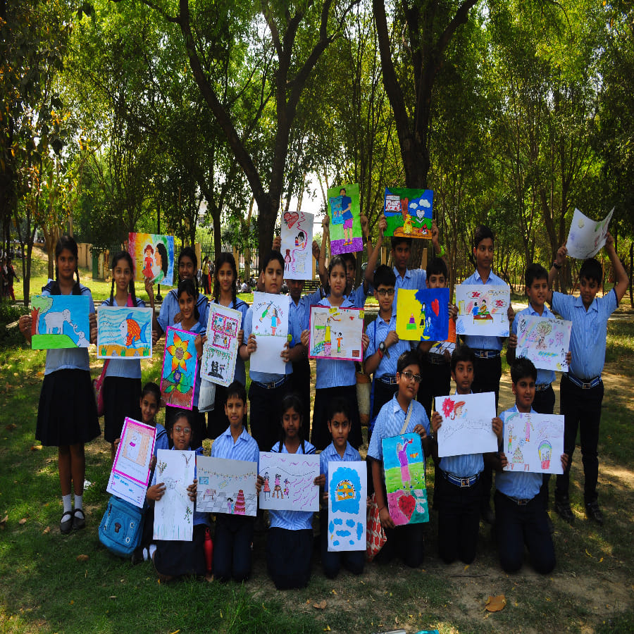 pictures of amar ujala mothers day drawing competition