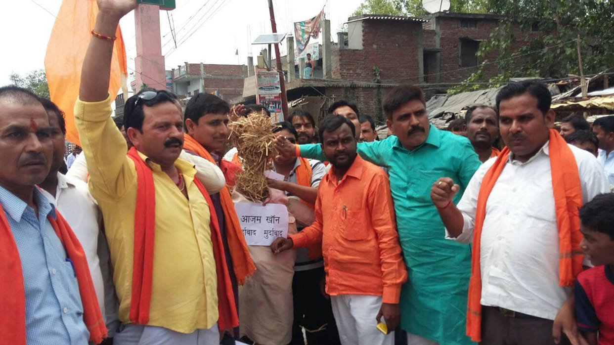 Pradrshnr many places against Azam Khan