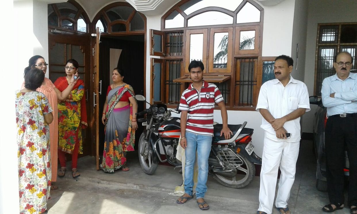robbery in bank of india's chief manager house