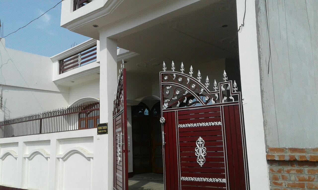 robbery in bank of india's chief manager house