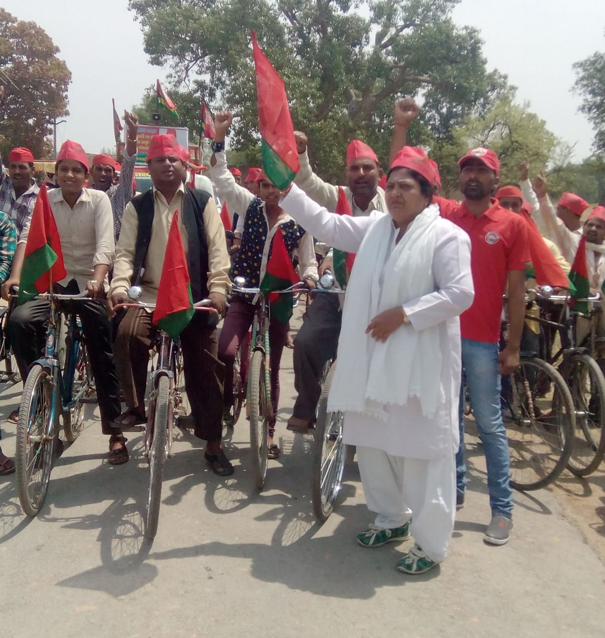 SP activists bicycle rally