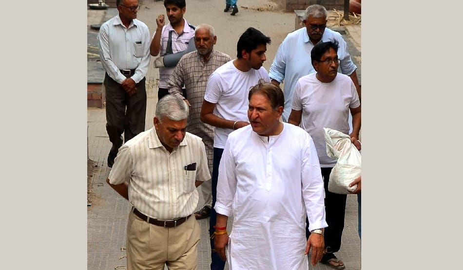 father mourning to Former VC of PU Professor RC Sobti