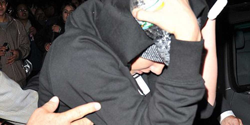 Justin Bieber sued for 100k dollars for breaking phone