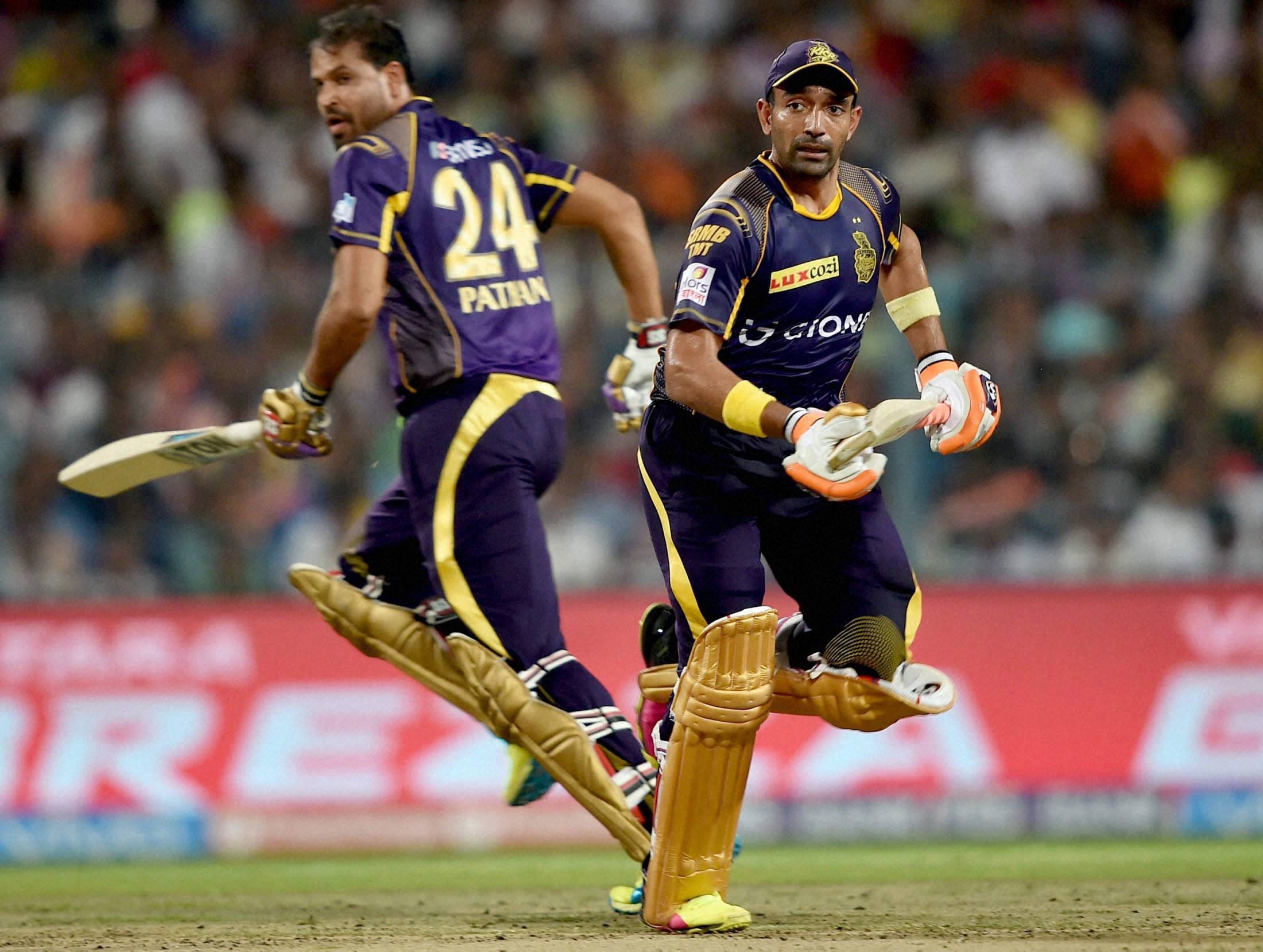 Shahrukh Khan And His Son Abram playing cricket After Ipl Match