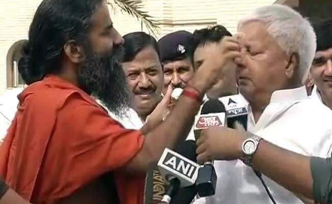 Strange Friendship of lalu yadav and baba ramdev