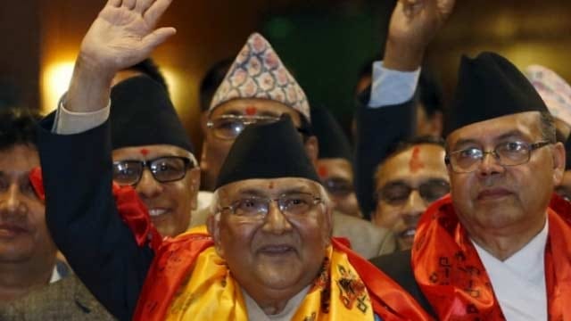 Nepal govt under crises, Maoists gears up to back support