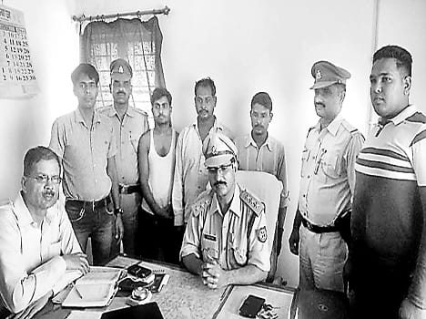 The three were arrested , seized 30 thousand cash and a van