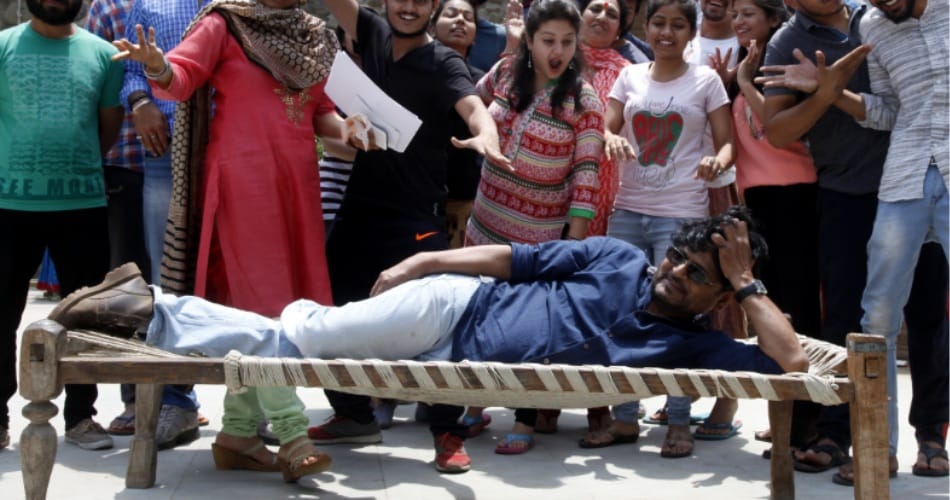 raghubir yadav, theatre world, mungeri lal ke haseen sapney, chandigarh