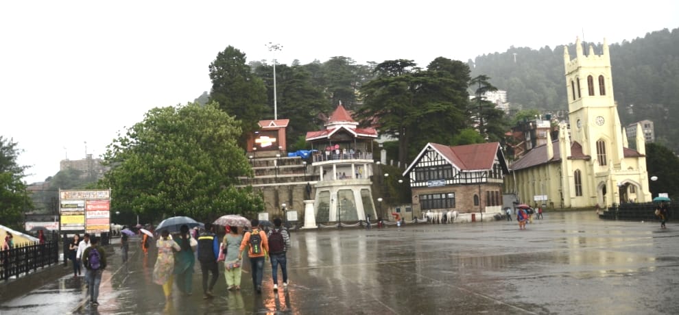 heavy rainfall in himachal, temprature down.
