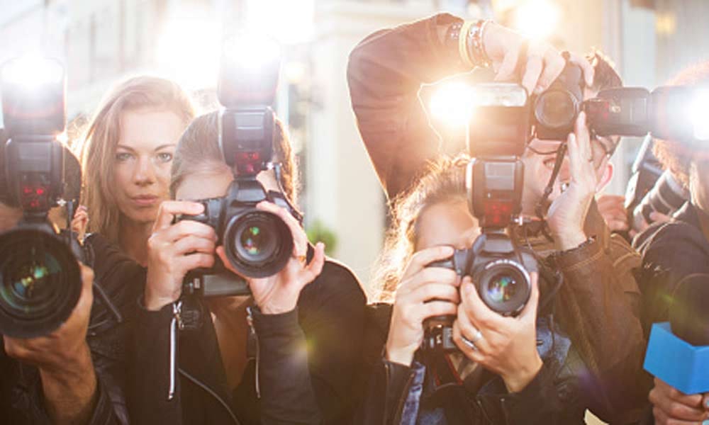 ITS NOT EASY TO DATE A JOURNALIST