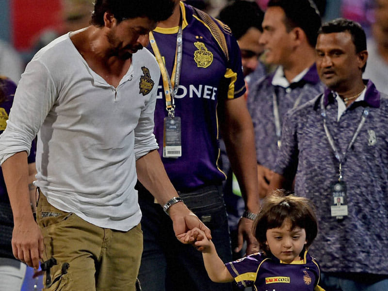 Shahrukh Khan And His Son Abram playing cricket After Ipl Match