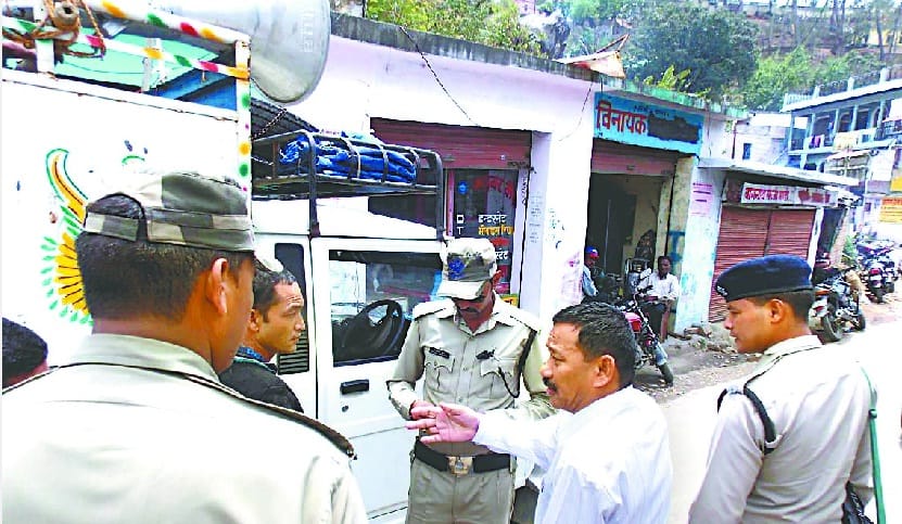 in the vechiele songs were ringing, SP, seized papers