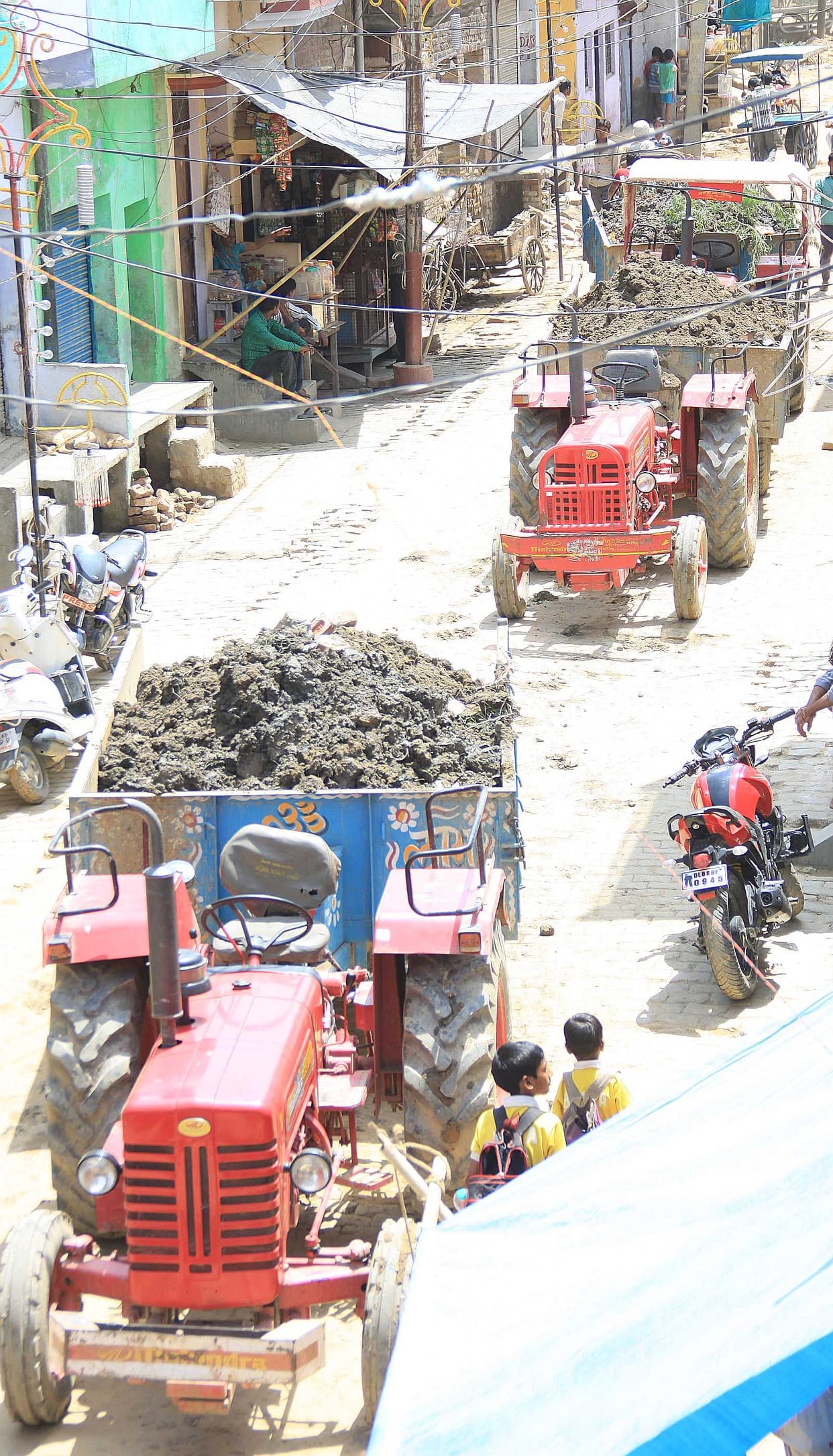 CM 's house under the guise of Try to fill the pond