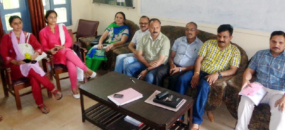 no papers evolution done by colllege teachers