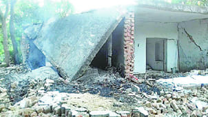 पटाखे के गोFireworks exploded in the warehouseदाम में धमाका 