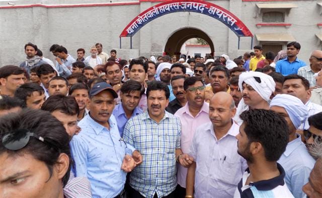 Bspaiyon the gherry Kotwali , CO altercation with