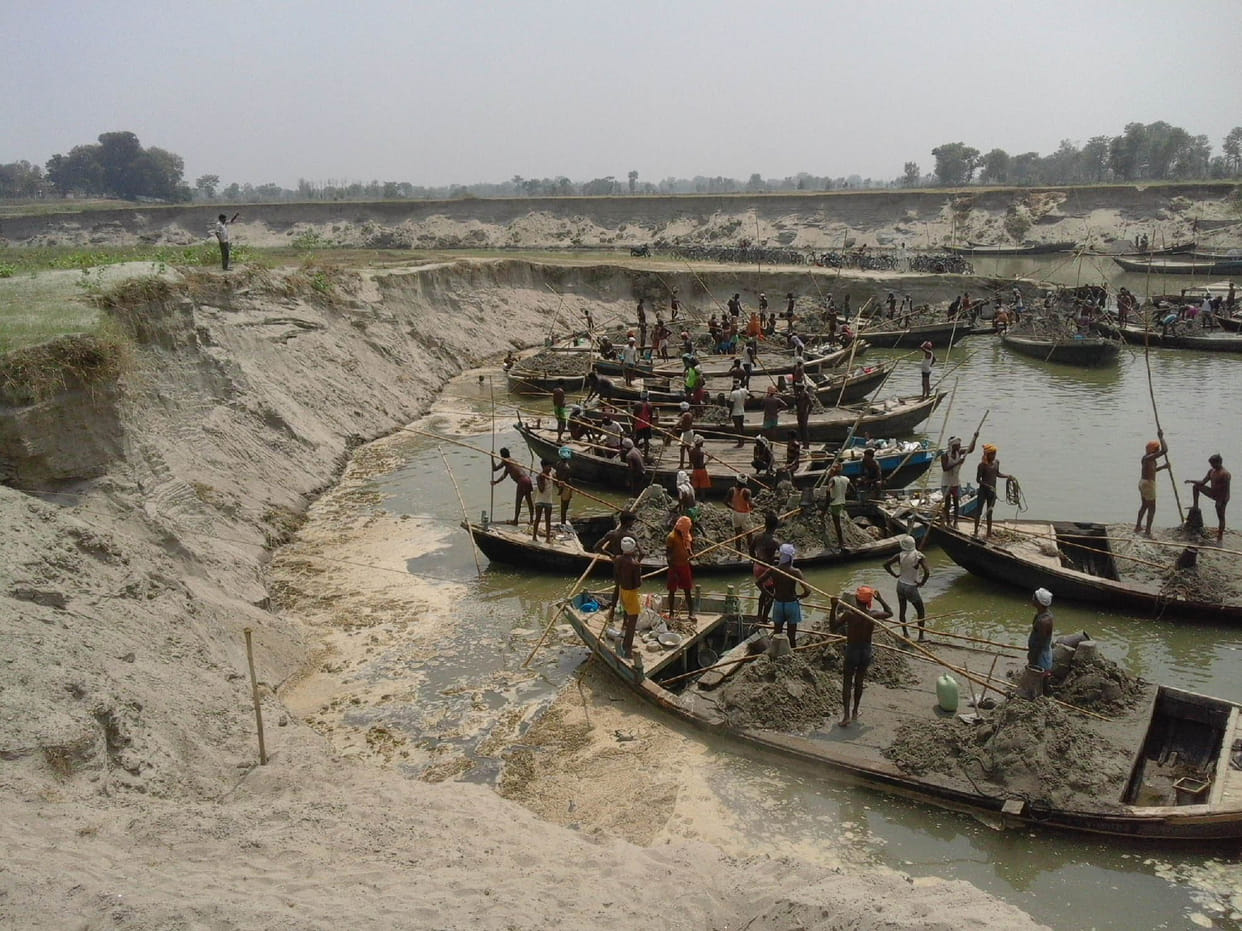 Sailors sand are mined, farmers drove
