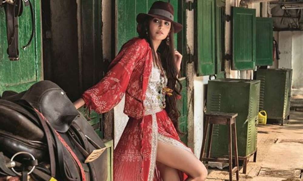 anushka sharma poses for vogue magazine