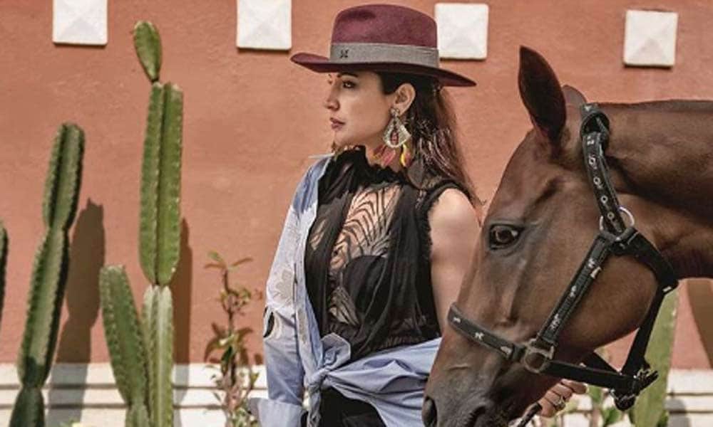 anushka sharma poses for vogue magazine