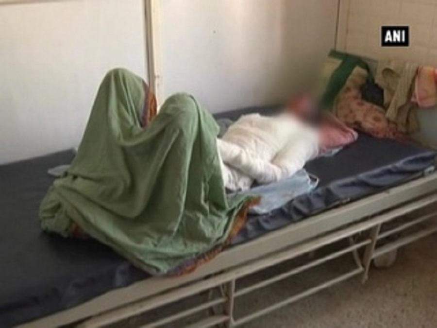 लड़की ने लगाई आग