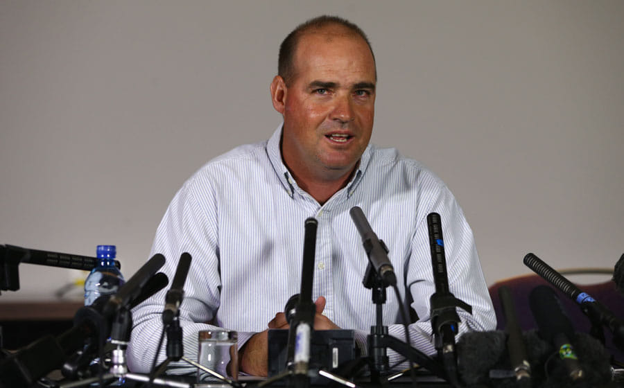 Pakistan Coach Mickey Arthur wants to commit suicide after defeat against India in world cup 2019